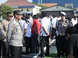 Polda Jatim Periksa Senjata Api hingga Amunisi Personelnya