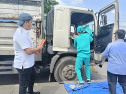 Dikira Istirahat-Parkir di Tengan Jalan Ternyata Sopir Truk Ini Meninggal