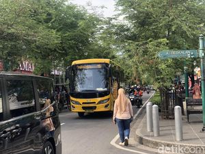 Wisatawan Diimbau Tak Paksakan Kendaraannya Masuk Jalan Malioboro