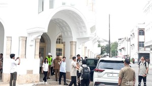 Wapres Gibran Tinjau Revitalisasi Gedung Warenhuis di Kesawan Medan