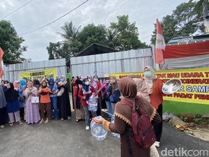 Warga Depok Keluhkan Asap Insinerator Sampah Bikin Sesak Napas hingga Batuk