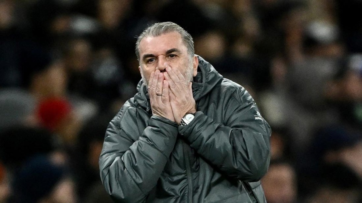 Ange Postecoglou dalam tekanan menyusul hasil-hasil buruk Tottenham Hotspur. (Foto: REUTERS/Dylan Martinez)