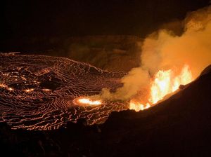 Ngeri! Balita Hampir Jatuh ke Jurang Gunung Berapi Setinggi 122 Meter Ngeri! Balita Hampir Jatuh ke Jurang Gunung Berapi Setinggi 122 Meter