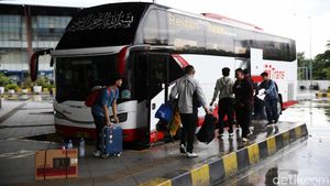 H-1 Natal 2024, Begini Suasana di Terminal Pulogebang