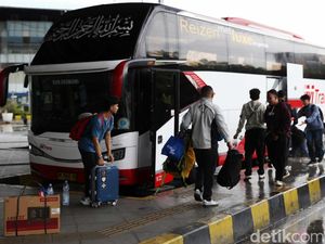 H-1 Natal 2024, Begini Suasana di Terminal Pulogebang H-1 Natal 2024, Begini Suasana di Terminal Pulogebang