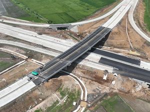 8 Ruas Tol Ini Gratis Saat Mudik Lebaran, Termasuk Probolinggo-Banyuwangi 8 Ruas Tol Ini Gratis Saat Mudik Lebaran, Termasuk Probolinggo-Banyuwangi