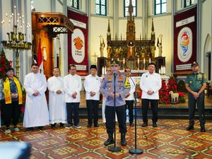 Kapolri Sapa Jemaat di 3 Gereja, Pastikan Pengamanan Natal Berjalan Baik