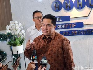Momen Erick Thohir Sapa Musisi Jalanan di Stasiun BUMN Momen Erick Thohir Sapa Musisi Jalanan di Stasiun BUMN