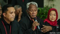 Komarudin PDIP: Kalau Gibran Taat Hukum, Mundur Lebih Baik