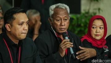 Komarudin PDIP: Kalau Gibran Taat Hukum, Mundur Lebih Baik