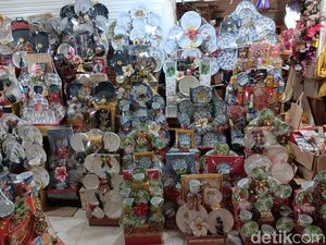 Pilu Penjual Parsel Cikini: Dagangan Menumpuk Tak Laku Jelang Natal