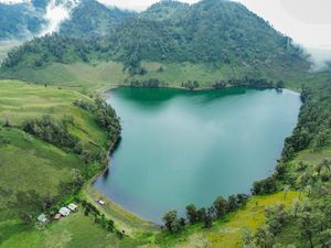 Video: Pendakian Gunung Semeru Dibuka Lagi, Tapi Hanya Sampai Ranu Kumbolo Video: Pendakian Gunung Semeru Dibuka Lagi, Tapi Hanya Sampai Ranu Kumbolo