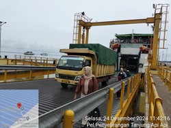 Libur Nataru, Pemudik Asal Sumsel ke Bangka Melonjak di Pelabuhan TAA