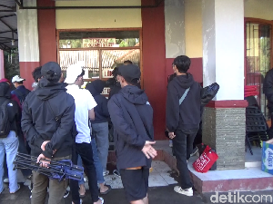 Antusias Para Pendaki Saat Pendakian Gunung Semeru Kembali Dibuka Antusias Para Pendaki Saat Pendakian Gunung Semeru Kembali Dibuka