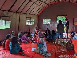 119 Warga Trenggalek Terdampak Tanah Gerak Masih Tinggal di Pengungsian