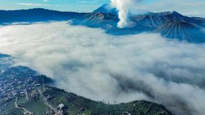 Potret Lautan Awan di Kawasan Taman Nasional Bromo