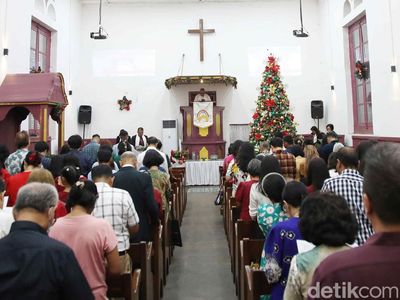 Potret Misa Malam Natal di Gereja Tugu