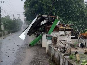 Angin Kencang Rusak 10 Rumah Warga Jombang Angin Kencang Rusak 10 Rumah Warga Jombang