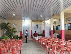 Umat Kristiani di Labuan Pandeglang Rayakan Natal di Halaman Sekolah