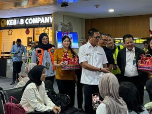 Kunjungi Bandara Halim, Wamen BUMN Cek Kelancaran Angkutan Mudik Nataru