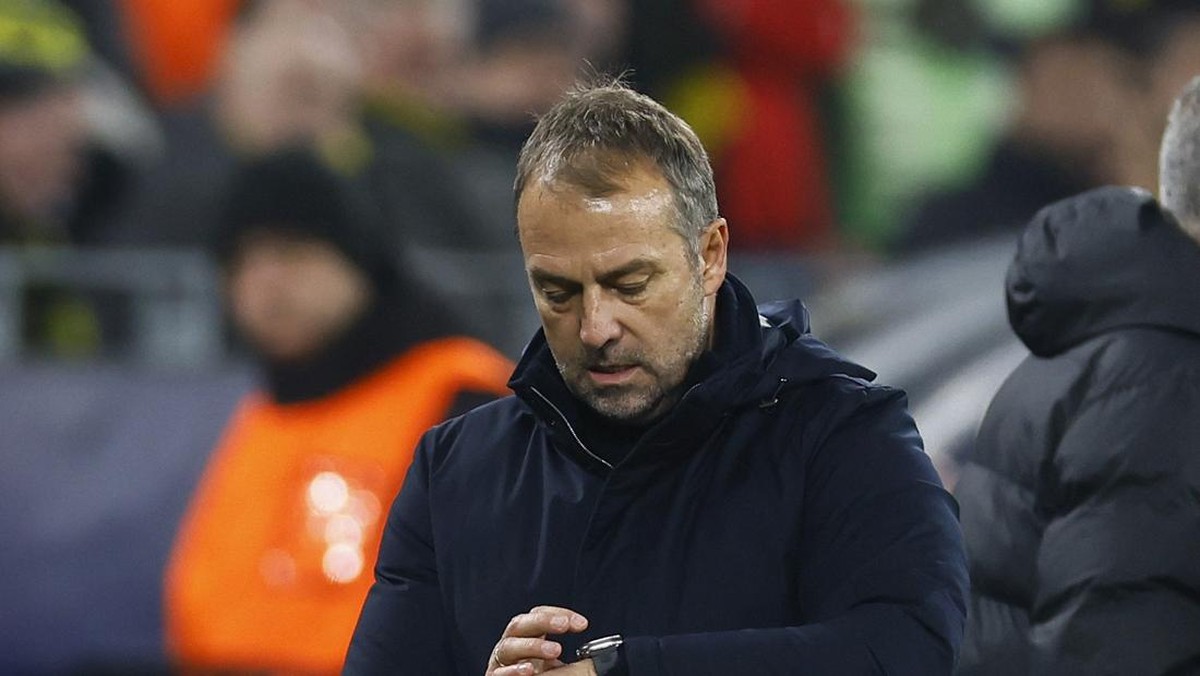 Hansi Flick ternyata lebih buruk dari Xavi Hernandez (REUTERS/Wolfgang Rattay)