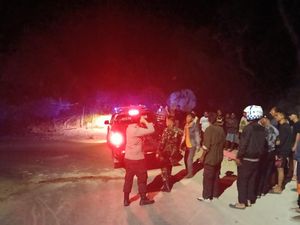 Jatuh Saat Dibonceng Suami, Wanita di Gorontalo Tewas Dilindas Dump Truck Jatuh Saat Dibonceng Suami, Wanita di Gorontalo Tewas Dilindas Dump Truck