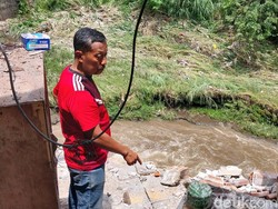 Rumah Warga di Jodipan Kota Malang Longsor Imbas Derasnya Sungai Brantas