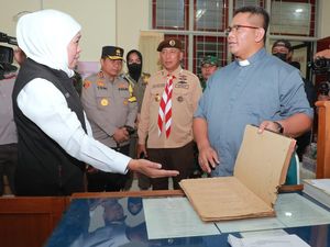 Khofifah Indar Parawansa: Jadikan Natal Momen Menebarkan Cinta Kasih Khofifah Indar Parawansa: Jadikan Natal Momen Menebarkan Cinta Kasih