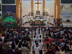 Paskah Identik dengan Warna Apa? Ini Penjelasan Liturgi dan Maknanya!