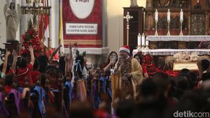 Momen Misa Keluarga di Gereja Katedral Jakarta