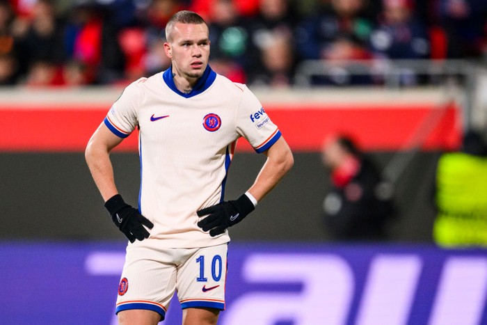 Myhailo Mudryk 28 November 2024, Baden-Württemberg, Heidenheim: Soccer: UEFA Europa Conference League, 1. FC Heidenheim - FC Chelsea, preliminary round, matchday 4, Voith-Arena. Chelsea's Mykhaylo Mudryk reacts during the match. Photo: Tom Weller/dpa (Photo by Tom Weller/picture alliance via Getty Images)