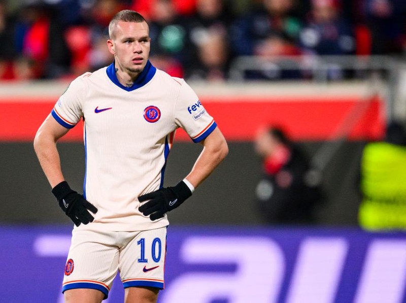 28 November 2024, Baden-Württemberg, Heidenheim: Soccer: UEFA Europa Conference League, 1. FC Heidenheim - FC Chelsea, preliminary round, matchday 4, Voith-Arena. Chelsea's Mykhaylo Mudryk reacts during the match. Photo: Tom Weller/dpa (Photo by Tom Weller/picture alliance via Getty Images)