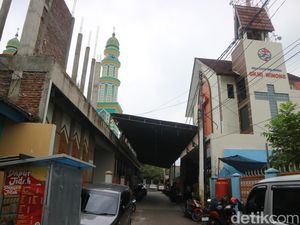 Pesan Toleransi Natal dari Gereja Pati yang Satu Kanopi dengan Masjid