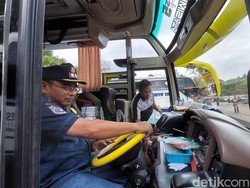 Banyak Bus Telolet Lalu Lalang di Lembang, Padahal Bahayanya Seperti Ini