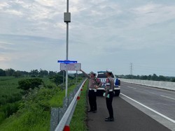 Cegah Laka, Polres Pasuruan Kota Gandeng Jasa Marga Pasang Strobo di Tol