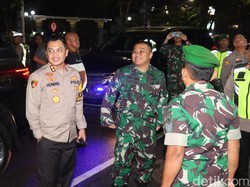Polisi-TNI di Sampang Patroli Skala Besar Tingkatkan Kesiagaan saat Nataru