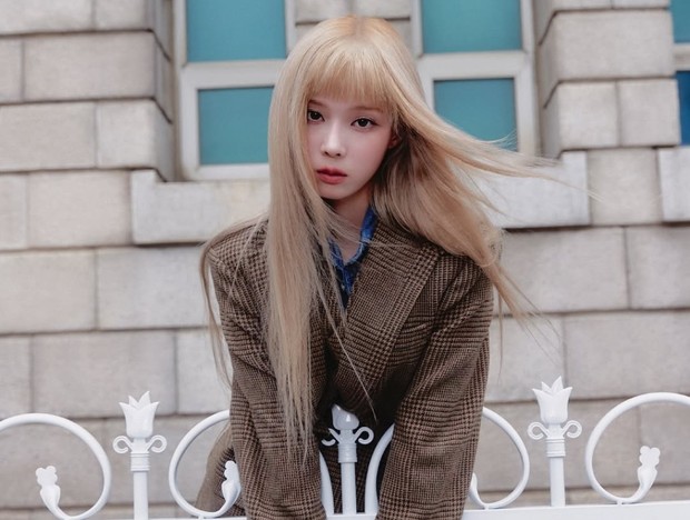 Rambut beige blonder banyak diminati berkat Winter aespa (Foto: Instagram @aespa_official)