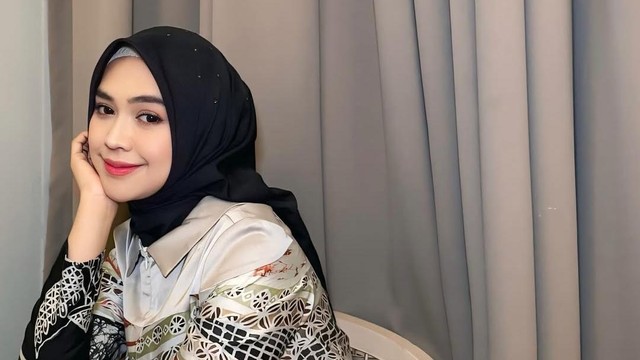 Update Informasi Selebriti InsertLive : Ria Ricis Sebut Tak Butuh Suami Jika...