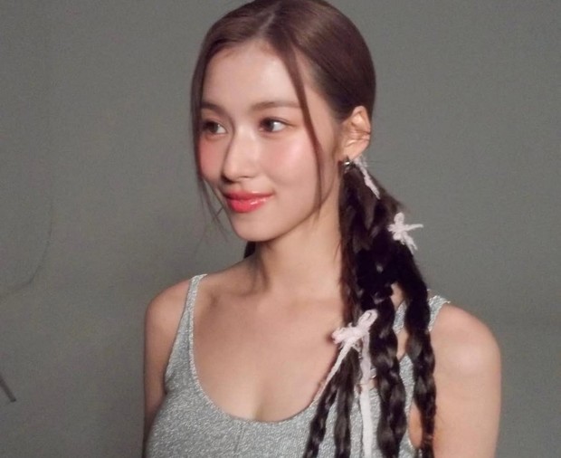 Sana TWICE (Foto: Instagram @m.by__sana)