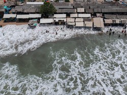 Peringatan Gelombang Tinggi 10-13 Januari, Ini Daftar Wilayahnya