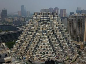 Terinspirasi dari Sawah, Apartemen Viral di China Ini Malah Mirip Piramida Terinspirasi dari Sawah, Apartemen Viral di China Ini Malah Mirip Piramida