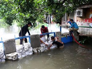 Begini Rencana Pemkot Surabaya Cegah Banjir di Gunung Anyar Begini Rencana Pemkot Surabaya Cegah Banjir di Gunung Anyar
