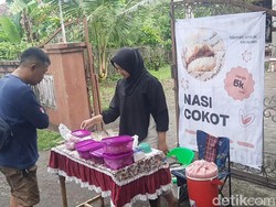 Libur Sekolah, 2 Pelajar Kakak Beradik di Pati Jualan Nasi Cokot Rp 5 Ribu