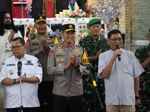Momen Kapolda Banten Kunjungi Gereja Saat Natal, Sampaikan Pesan Toleransi