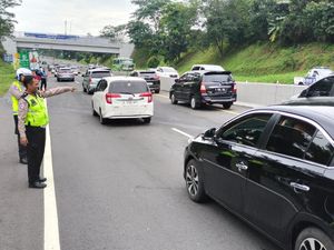 Kecelakaan Beruntun di Tol Bawen Libatkan 5 Kendaraan Kecelakaan Beruntun di Tol Bawen Libatkan 5 Kendaraan