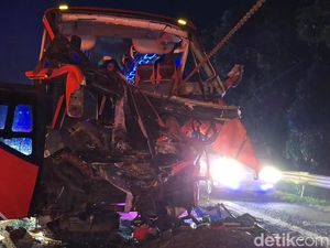 Korban Tewas Bus Maut di Cipularang: Kernet dan Ustaz Pemimpin Ziarah Korban Tewas Bus Maut di Cipularang: Kernet dan Ustaz Pemimpin Ziarah