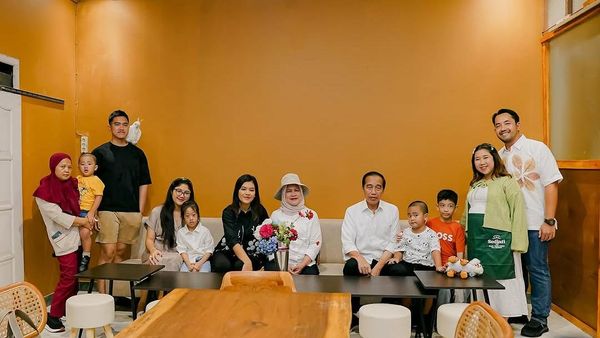 Momen Jokowi Sekeluarga Datang di Pembukaan Toko Kopi Milik Kiky Saputri