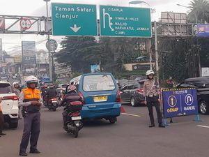Polisi Patroli Cegah Joki Tembak Harga ke Wisatawan Puncak Bogor Polisi Patroli Cegah Joki Tembak Harga ke Wisatawan Puncak Bogor