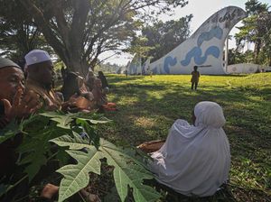 Memanjat Doa Peringati 20 Tahun Tsunami Aceh