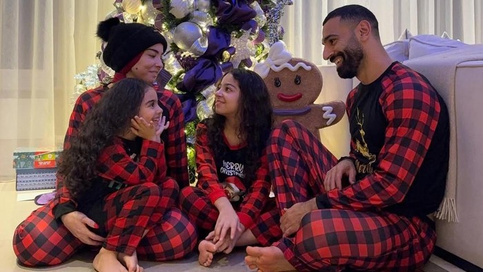 Winger Liverpool, Mohamed Salah, mengunggah foto Natal 2024 di media sosial.